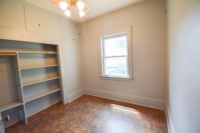 Building Photo - 209 S Pearl St