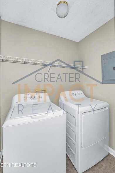 Building Photo - 1045 Blinken St