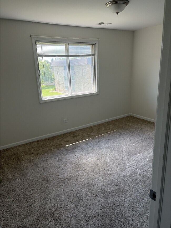 Building Photo - 10712 Mary Ln