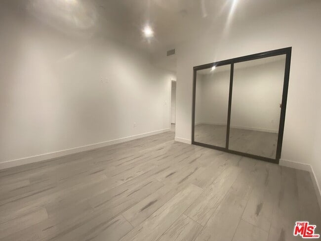 Building Photo - 10455 Etiwanda Ave