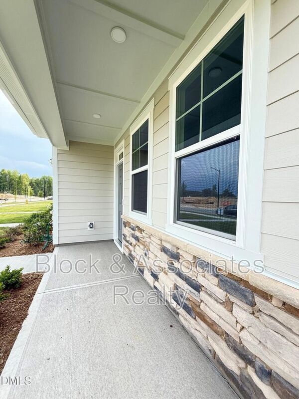 Building Photo - 304 Marmalade Sky Ln