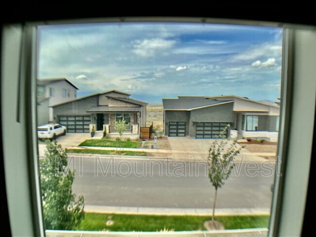 Building Photo - 707 Miller Ave