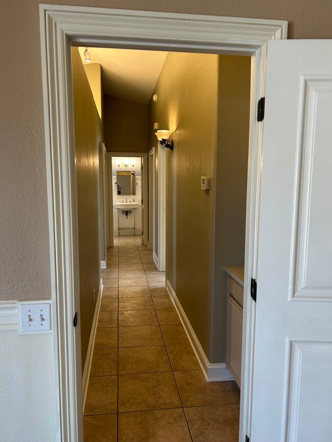 Building Photo - 2652 N Sericin Cir