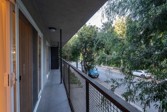 Building Photo - Fully remodeled 2BR/2BA Condo in prime West Hollywood!