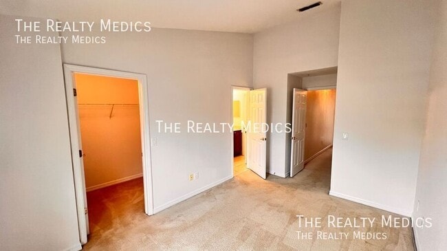 Building Photo - 10278 Regent Park Dr