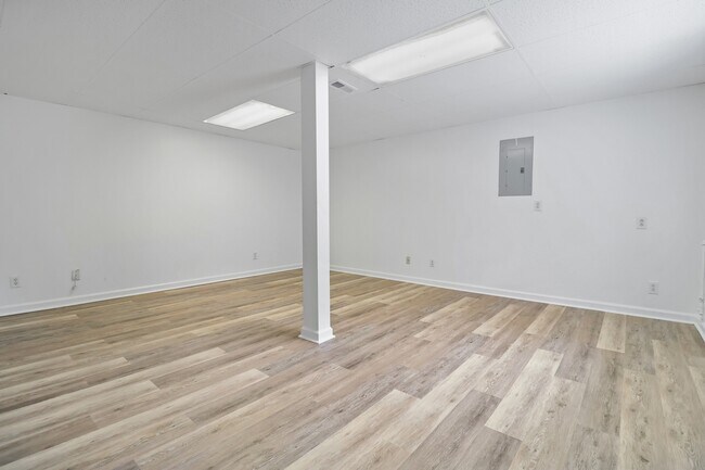 Building Photo - 704 Jace Dr