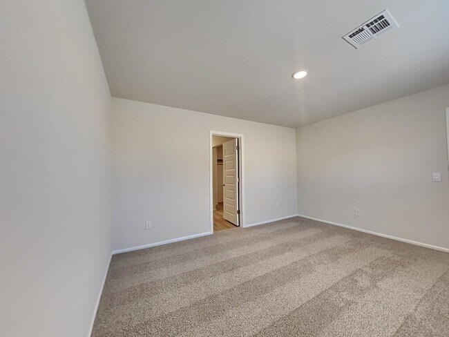 Building Photo - 501 St Charles Pl