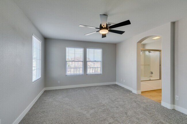 Building Photo - BEAUTIFUL SUMMERLIN 3 BEDROOM UPGRADED!!