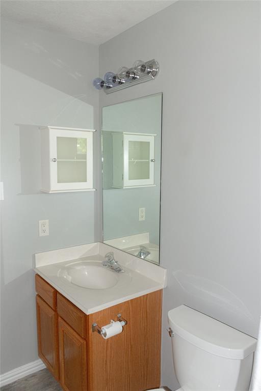 Building Photo - 822 Oak Lodge Ct