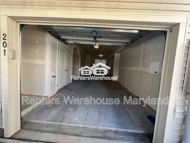 Building Photo - 201 S Macon St.