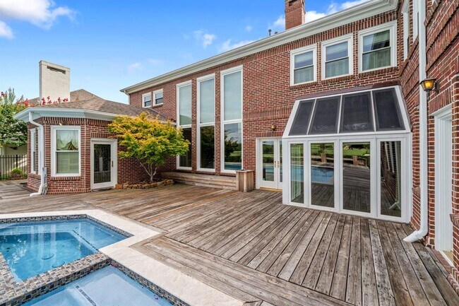 Building Photo - 91 Heathrow Ln
