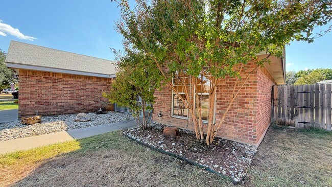 Building Photo - 3934 Purdue Ln