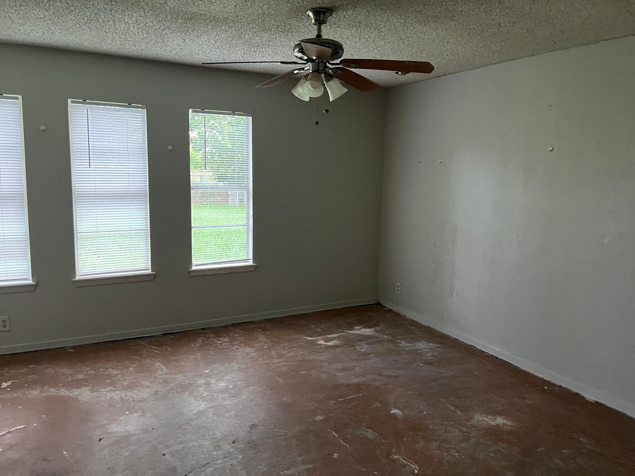 Building Photo - 4014 Mountain Vista Dr