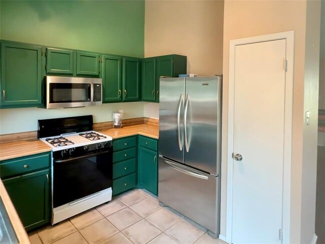 Building Photo - 8803 Palace Pkwy