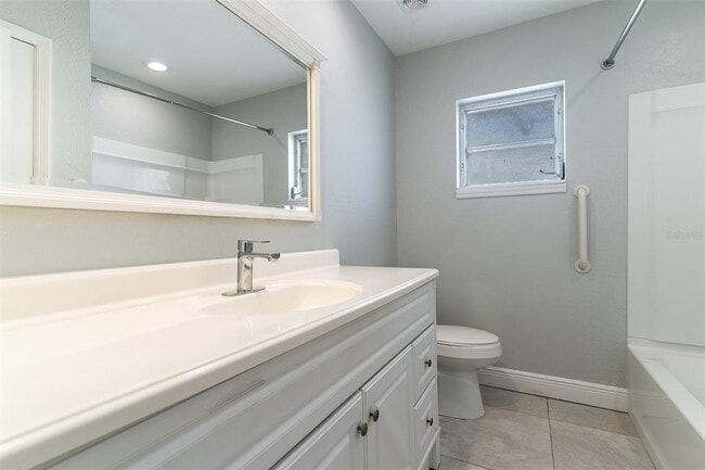 Building Photo - 124 Shelley Dr