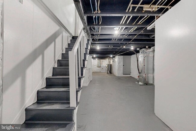 Building Photo - 2320 W Lexington St