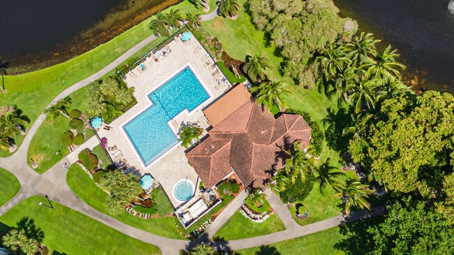 Building Photo - 1915 Lavers Cir