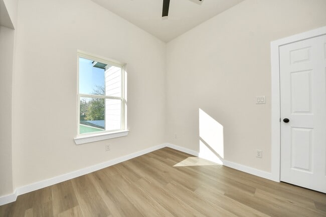 Building Photo - 8025 Peachtree St