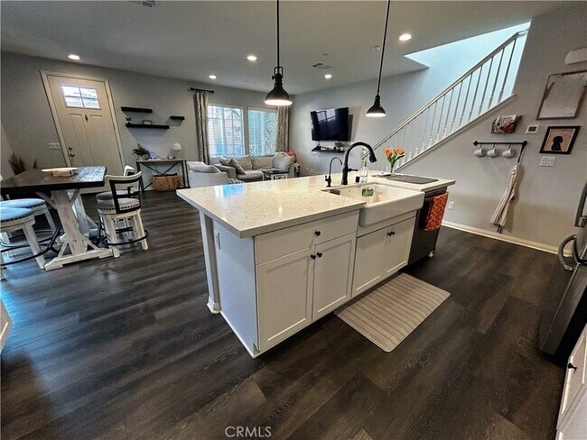 Building Photo - 631 S Brampton Ave