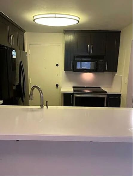 Building Photo - 9001 SW 77th Ave