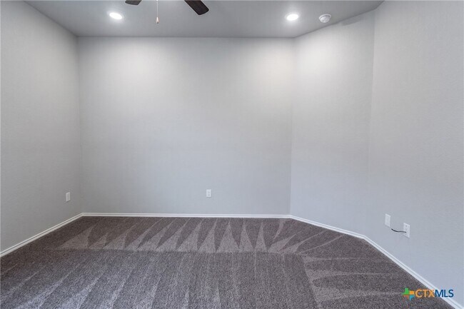 Building Photo - 227 Grn Valley Dr