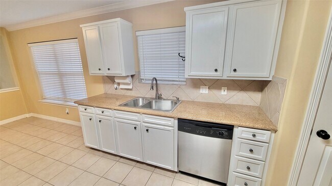Building Photo - 3702 Mystic Cir