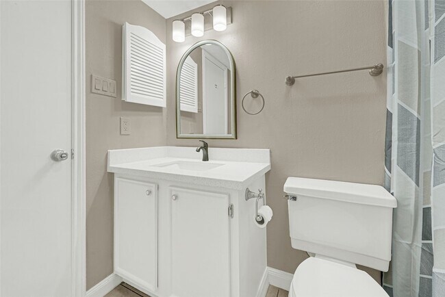 Building Photo - 11540 Chimney Rock Rd