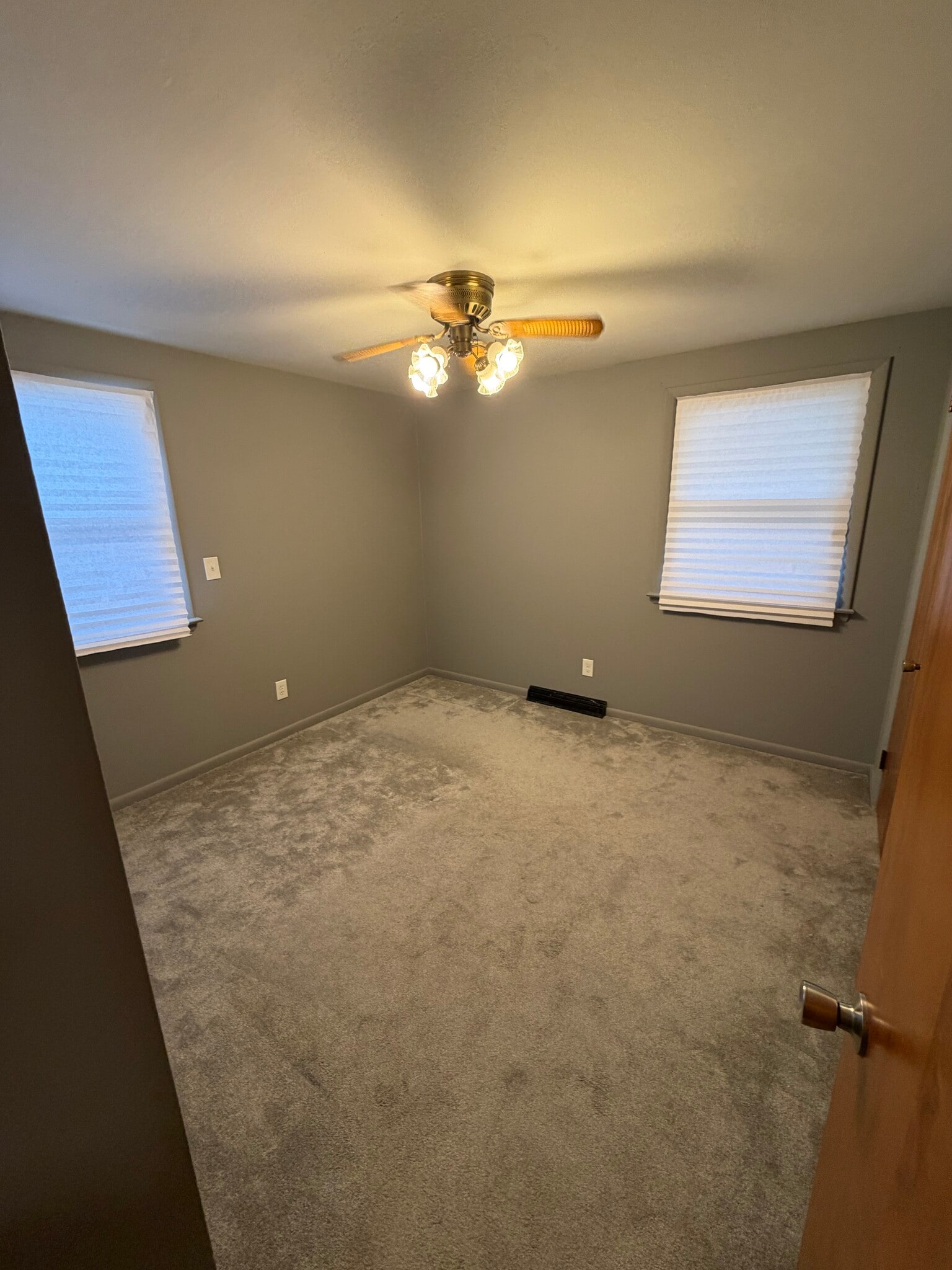 Building Photo - 152 Clover Ridge Dr