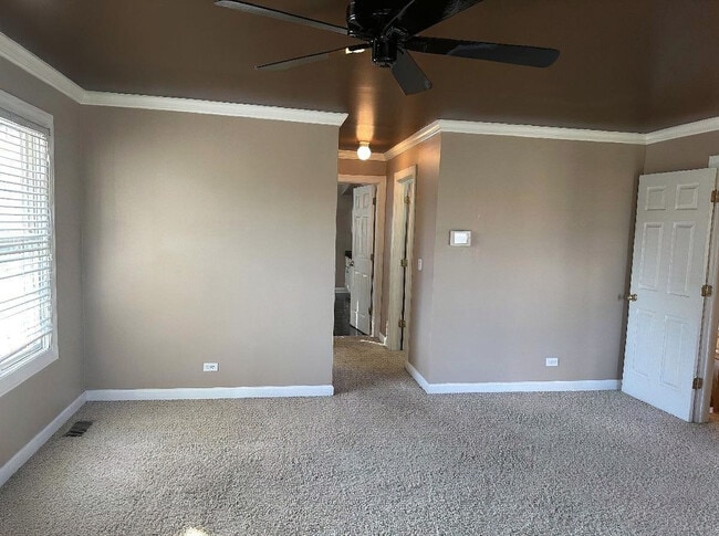 Building Photo - 5490 Fox Path Ln