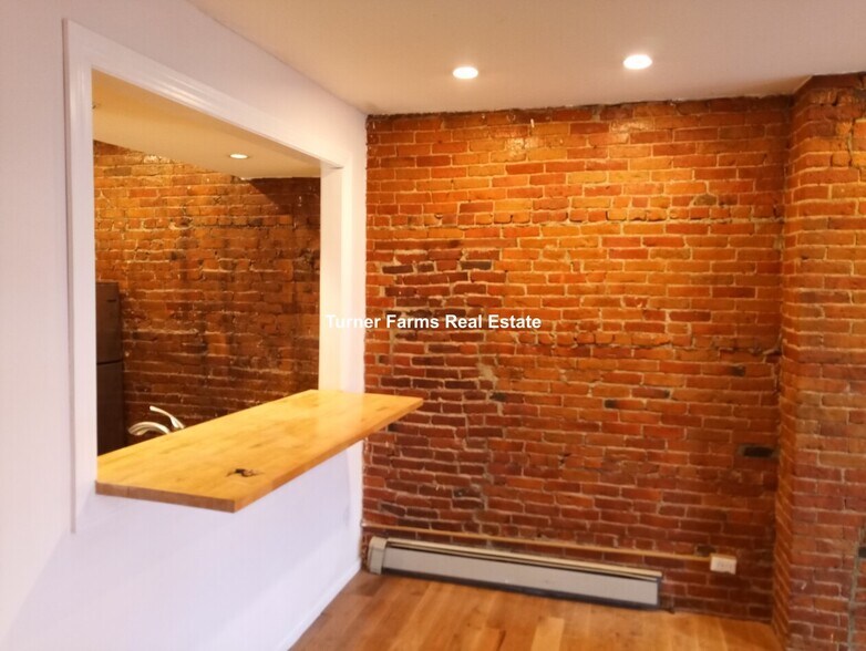 Building Photo - 204 Northampton St