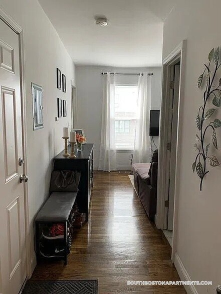 Building Photo - 30 L St