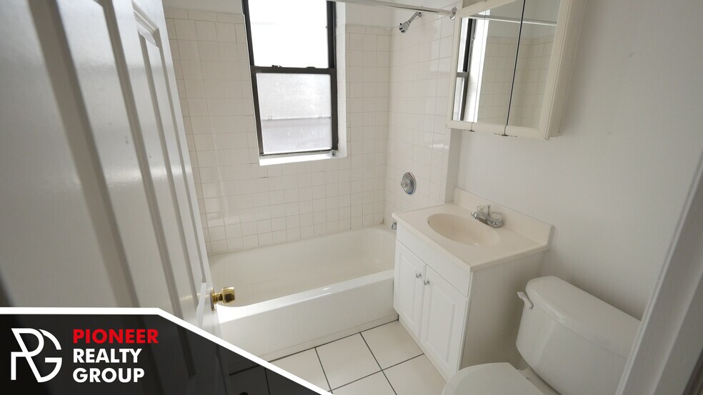 Building Photo - 3817 N Fremont St