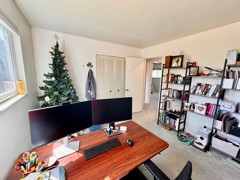 Building Photo - 5841 W 108th Ave