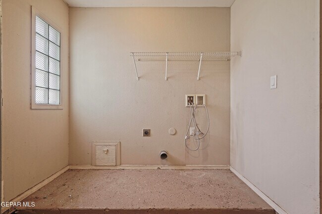Building Photo - 12732 Roberto Nunez Ln