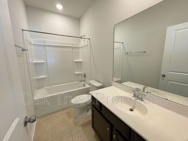 Building Photo - 156 Blackwater Way