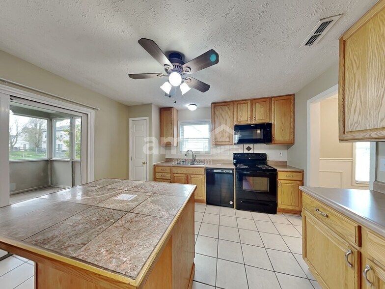 Building Photo - 311 Hartford Ct