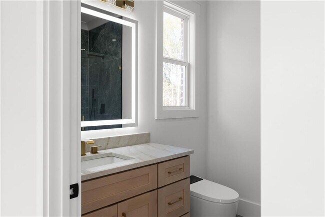 Building Photo - 407 Buford