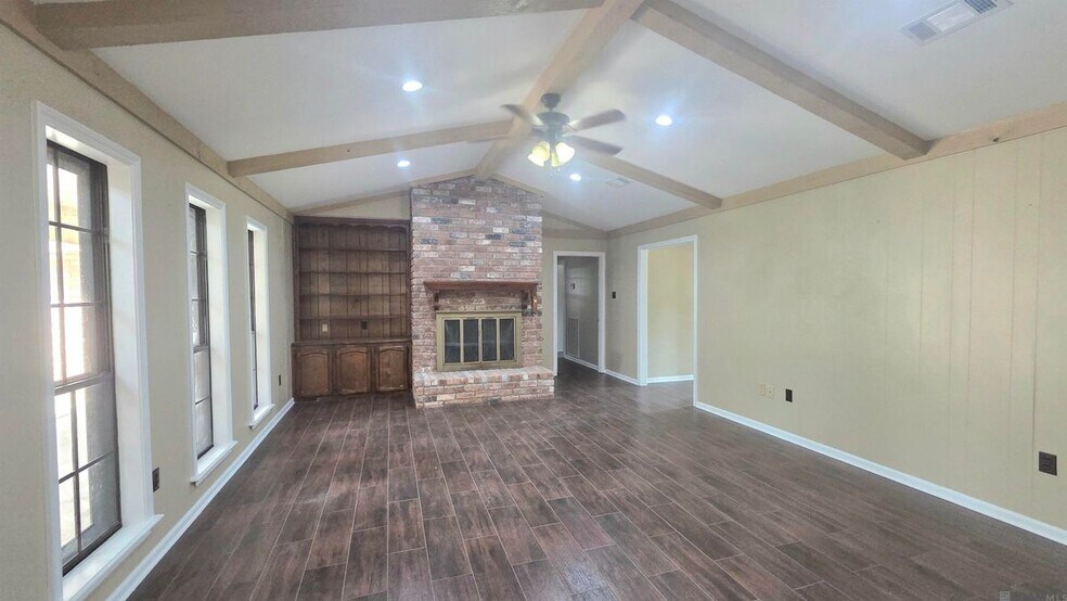 Building Photo - 12119 Mallory Ave