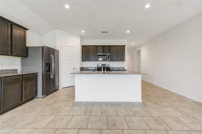 Building Photo - 7547 Cattle Walker Ct