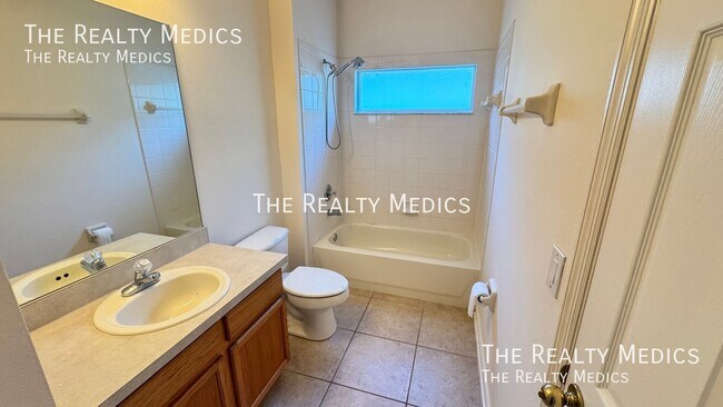 Building Photo - 626 Fern Lake Dr