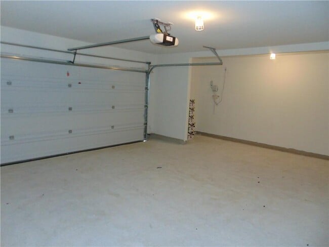 Building Photo - 170 Crystal River Rd