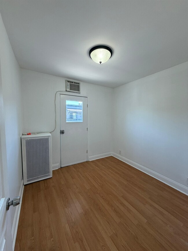 Building Photo - 214 72nd St