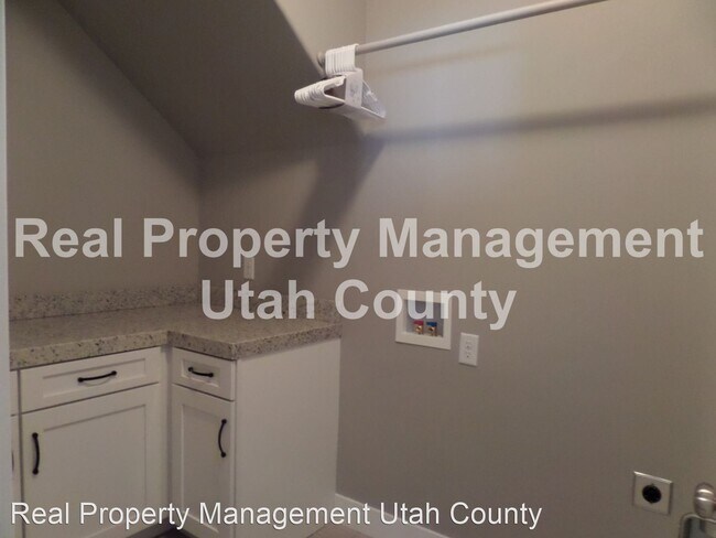 Building Photo - 3 br, 2.5 bath House - 5516 West Florence ...