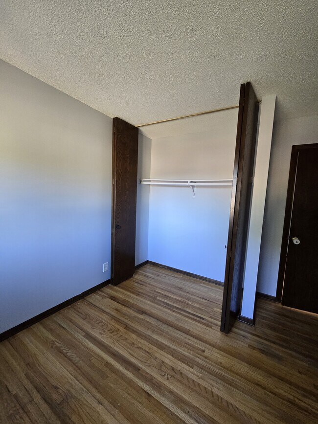 Building Photo - 1551 N Oberlin Cir