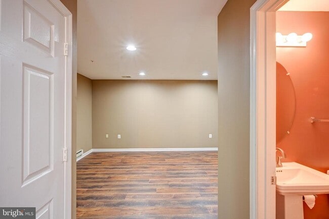 Building Photo - 4611 Kings Mill Way