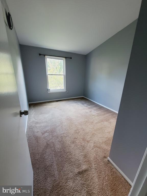 Building Photo - 19 Island Run Ct