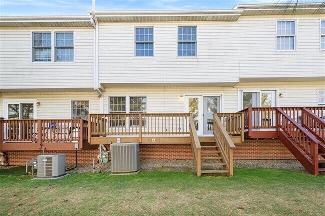 Building Photo - 102 Westbrooke Ln