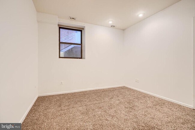 Building Photo - 1211 Light St