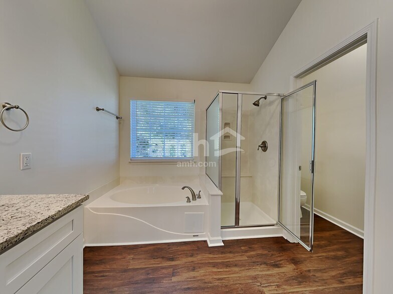 Building Photo - 4210 Lindsey Ln