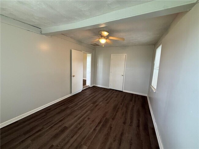 Building Photo - 3009 Dodd Dr